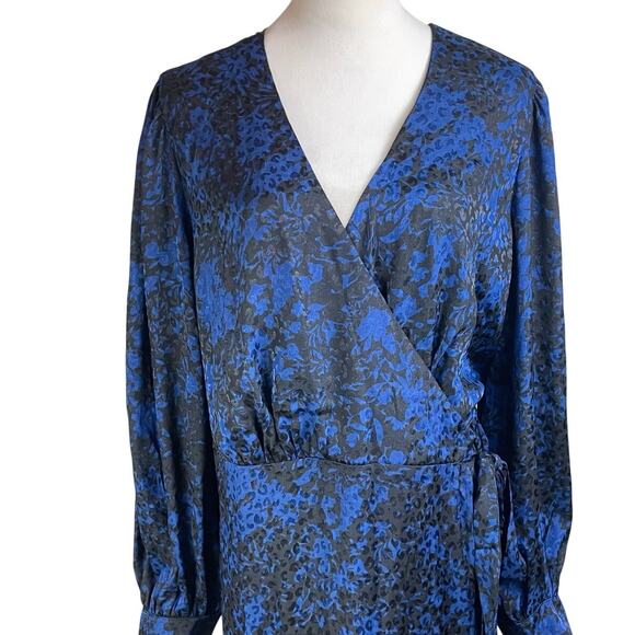 Susan Graver Occasions Blue Black Monochrome Leopard Long Sleeve Midi Wrap Dress - Picture 6 of 13